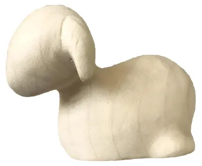 Liegendes Schaf aus Naturholz – Krippenfigur, 14 cm