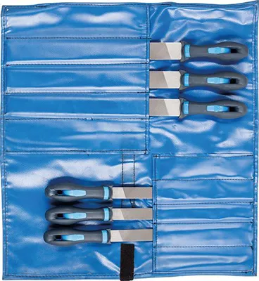 Productafbeelding van PFERD TOOLS set vijlen voor de werkplaats, in een PVC-roltas, bestaande uit 6 vijlen: plat, stomp, met kruisribbels H1, H2, H3 en lengtes van 200 mm, 300 mm, artikelnummer 11800555 - voor bewerking