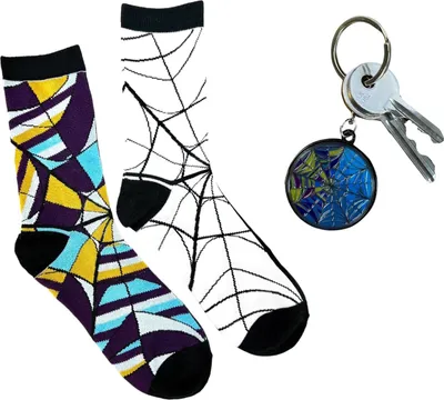 Image de Wednesday - Socken & Schlüsselanhänger Set
