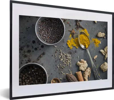 Produktbild von MuchoWow® Gerahmtes Poster Kräuter auf grauem Hintergrund 40x30 cm - Poster mit Schwarzem Bilderrahmen Wandposter Rahmen Foto Bilder - Bilderrahmen - Poster im Rahmen