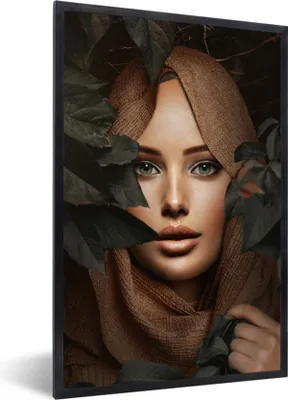 Produktbild von MuchoWow® MuchoWow® Gerahmtes Poster Frau - Kopftuch - Natur 40x60 cm - Poster mit zchwarzem Bilderrahmen - Papierdruck - Wandbilder