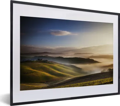 Produktbild von MuchoWow® MuchoWow® Gerahmtes Poster Toskana - Nebel - Landschaft 40x30 cm - Poster mit zchwarzem Bilderrahmen - Bilderrahmen - Poster im Rahmen
