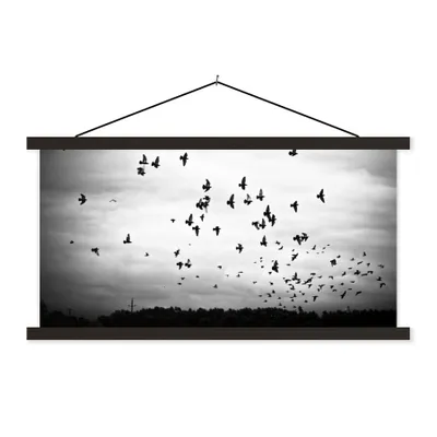 Produktbild von MuchoWow® Textilposter Tiere - Vögel - Wolken - Schwarz - Weiß 120x60 cm mit schwarzem Rahmen - Dekoration Schlafzimmer