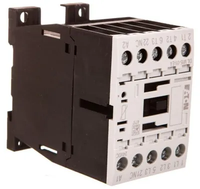 Imagen del producto de Contactador de 15A, 3 polos, 24V DC, serie 0Z 1R, modelo DILM15-01-EA (24VDC), número de artículo 189908