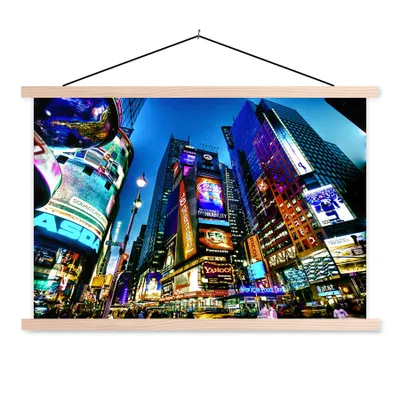 Produktbild von MuchoWow® Textilposter New York - Nacht - USA 120x80 cm mit holzfarbenen Rahmen - Aufhängeset