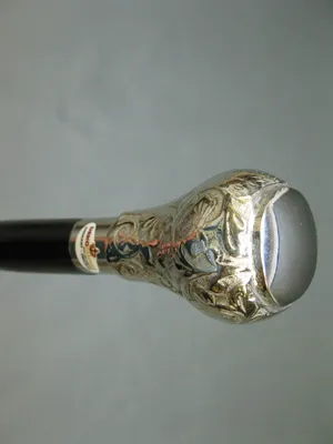 Image de Bâton en bois vintage avec poignée en métal