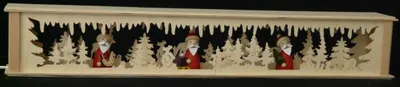 Produktbild von Schwibbogenerhöhung mit Weihnachtsmänner und Beleuchtung BxHxT 72x10x10cm NEU