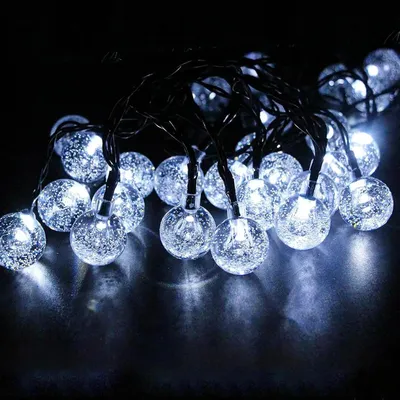 Produktbild von Solar-Lichterkette - Außenbeleuchtung - 5 m - 20 LEDs - Kristallkugeln - 8 Leuchtmodi - IP44 - Weiß