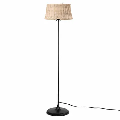 Zdjęcie produktu dla Lampa podłogowa "SERENA" wykonana z ręcznie robionej naturalnej wikliny bambusowej, z wyłącznikiem sznurkowym i podstawą E27 do salonu i sypialni