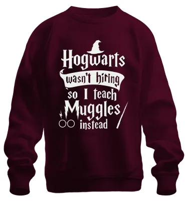 Productafbeelding van Hogwarts was niet op zoek naar nieuwe docenten, dus geef ik les aan gewone mensen. Harry Potter Halloween uni sweatshirt, bordeauxrood, maat L
