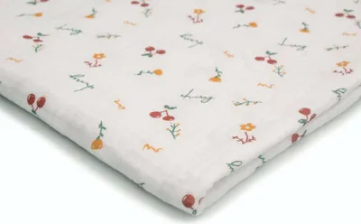 Produktbild von Baumwoll Musselin Stoff mit Aufdruck, Double Gauze, Kirschen und Blumen 50 x 130 cm