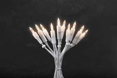 Konstsmide - LED Lichterkette, mit an/aus Schalter , 20 warm weiße Dioden, 230V, Innen, weißes Kabel; 6301-102