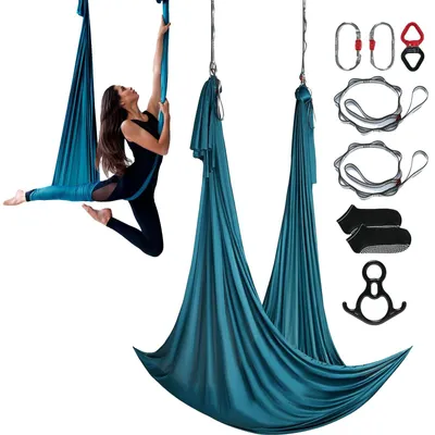 Productafbeelding van VEVOR Aerial Yoga Hangmat Set, 10 x 2,8 meter, groen. Aerial Yoga schommel voor luchtacrobatiek, indoor aerial yoga hangmat. Maximaal draagvermogen: 1000 kg. Inclusief yogasokken, stalen karabiners en een aluminium draaipunt