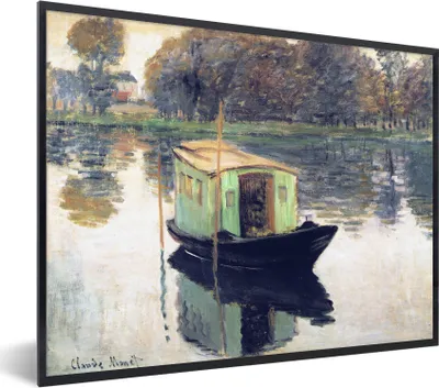 Produktbild von MuchoWow® Gerahmtes Poster Das Atelierboot - Gemälde von Claude Monet 40x30 cm - Poster mit Schwarzem Bilderrahmen Wandposter Rahmen Foto Bilder - Kunstposter - Wanddekorationen