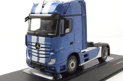 Produktbild von Ixo Models TR206 Mercedes Actros MP4 Zugmaschine blau 1:43