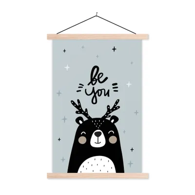 Produktbild von MuchoWow® Textilposter Zitate - Sprichwörter - Baby - Sei du - Kinder - Kinder 120x180 cm mit holzfarbenen Rahmen - Textil-Plakat