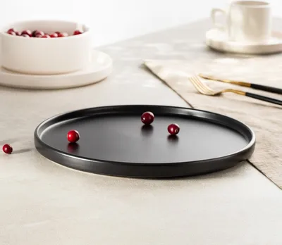 Produktbild von HOMLA FAMELIO Essteller schwarz 28 cm