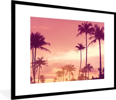 Produktbild von MuchoWow® Gerahmtes Poster Himmel - Palme - Abend - Natur - Tropisch 80x60 cm - Poster mit Schwarzem Bilderrahmen Wandposter Rahmen Foto Bilder - Schlafzimmer-Dekorationen - Fotoposter