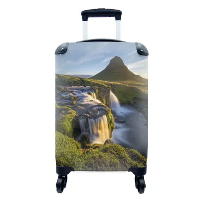 Produktbild von MuchoWow® Koffer Handgepäck Trolley Rollkoffer Kleine Reisekoffer mit 4 Rollen - Vulkan Kirkjufell in Island - Cabin Size < 55x40x23 cm & 55x40x20 cm - Fotokoffer - Kabinenkoffer - Boardgepäck - Reise-Box - Reisekoffer - Reisegepäck - Koffer mit Bild - Trolley für Kinder