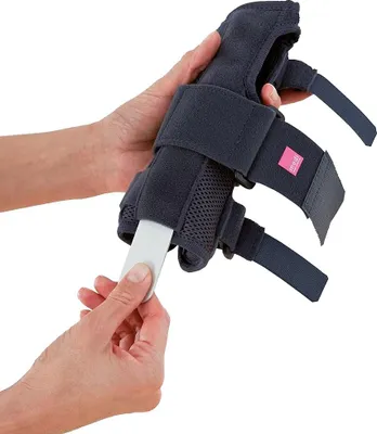Productafbeelding van Famanu polsbandje links, zwart, maat 0 - Compressiebandage voor stabilisatie