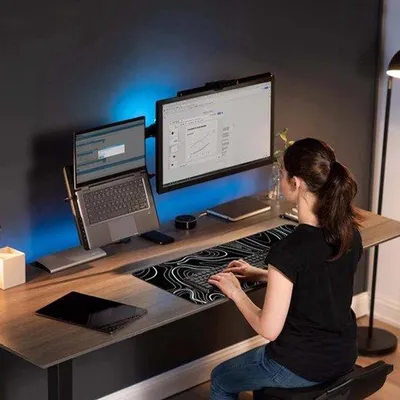 Productafbeelding van Gaming Muismat XXL - 900 x 400 mm Zwart-Wit Lijnen - Rubber Antislip Basis - Bureau Onderlegger - Toetsenbordmat