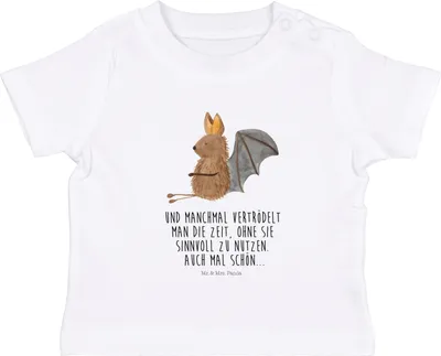 Produktbild von Mr. & Mrs. Panda  T-Shirt Fledermaus Sitzen 6. - 12. Monat - Weiß - Geschenk, Lustige Sprüche, Organic Baby, Babyshirt, Shirt, Entspannen, Motivation, Fledermäuse