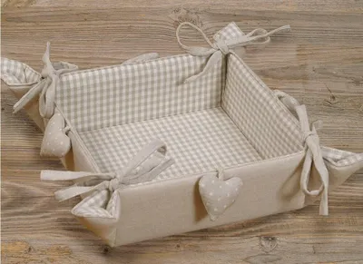 Produktbild von Brotkorb aus Stoff LINA Beige, kariert & Herzen, in 20x20 cm