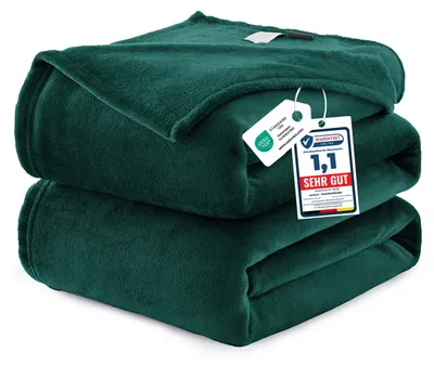 Produktbild von WAVVE Kuscheldecke 220x240 cm Dunkelgrün Decke – Flauschige Fleecedecke, Große Warme Sofadecke & Wohndecke, Weicher Sofaüberwurf & Bettüberwurf für Couch und Bett