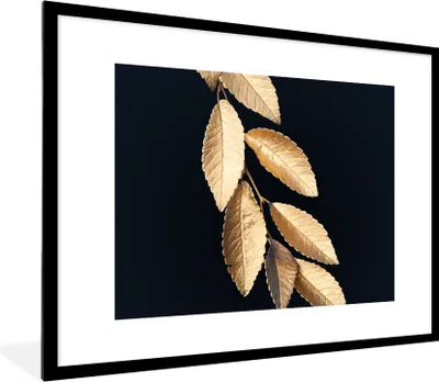 Produktbild von MuchoWow® Gerahmtes Poster Blätter - Schwarz - Gold - Luxus - Pflanzen 80x60 cm - Poster mit Schwarzem Bilderrahmen Wandposter Rahmen Foto Bilder - Schlafzimmer-Dekorationen - Fotoposter