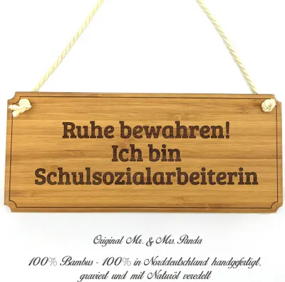 Produktbild von Mr. & Mrs. Panda Werbeschild Schulsozialarbeiterin - Geschenk, Holz Wegweiser, Büroschild, Shabby, Landhaus, Geschenkidee, wandtafel, Praxisschild, Graviert, Diplom