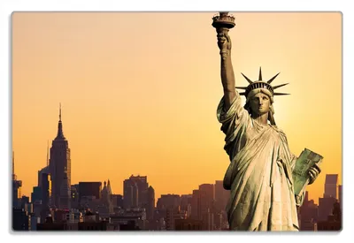 Produktbild von Wallario Frühstücksbrettchen aus Glas 20 x 30 cm mit rutschfesten Füßen, Motiv Freiheitsstatue New York