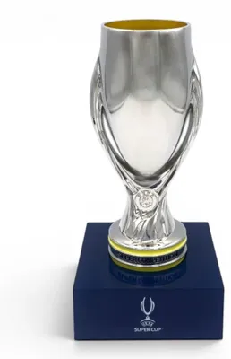 Produktbild von UEFA Super Cup – Trophäen-Replik auf Acrylsockel (150 mm)
