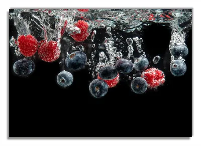 Produktbild von Wallario Premium Glasbild, freischwebende Optik, kräftige Farben, Größe 100 x 70 cm Motiv Waldfrüchte im Wasser