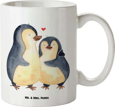 Produktbild von Mr. & Mrs. Panda Große Teetasse Pinguin umarmen - Weiß - Geschenk, Hochzeitstag, Liebe, Tasse, Verknallt, großer kaffeepott, Pott, Riesenkaffeetasse, glücklich, Hochzeit