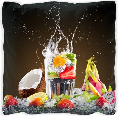 Produktbild von Wallario Premium Kissen, weiche Oberfläche, mit Motiv Tropische Früchte in einem erfrischenden Drink, Größe: 40 x 40 cm, mit weißer Rückseite