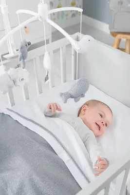 Zdjęcie produktu dla Kołderka do łóżeczka Baby's Only Soft Sparkle, srebrnoszara, wzór Sparkle, dla chłopców i dziewczynek, 100 x 135 cm, szara