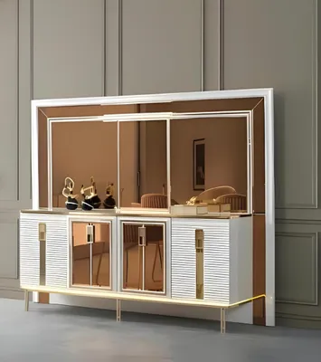 Produktbild von Moderne Sideboard mit hochwertigem Spiegel und goldenen Akzenten