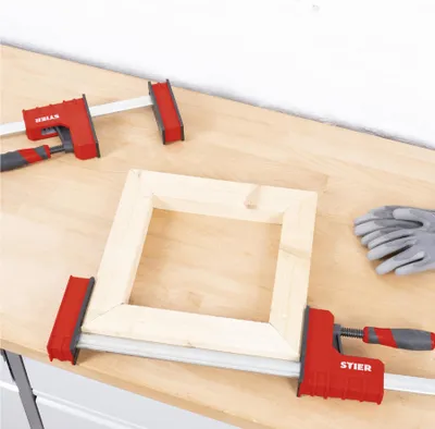 Produktbild von STIER Korpuszwinge, 1200 mm Spannweite, 95 mm Ausladung, 6000 N Spannkraft, aus duktilem Gusseisen, Spannwerk