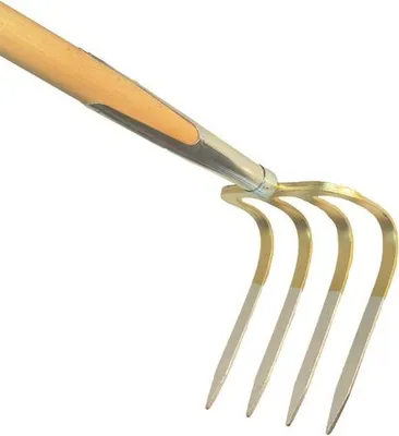 Produktbild von Kartoffelhacke mit Stiel, giebelförmige Zinken gold lackiert
