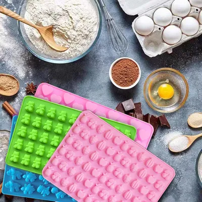 Produktbild von Silikonformen - 4 Stück Gummibärchen - Hase - Donuts - Herzformen mit 4 Pipetten - Schokoladen Mini Formen