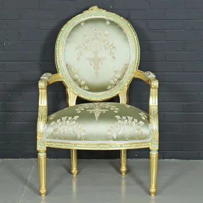 Produktbild von Casa Padrino Barock Salon Stuhl Medaillon Mod2 mit Armlehnen Hellgrün / Gold - Antikstil Stuhl - 65 x 65 x 100 cm