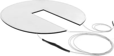 Die weiße 100W Heizmatte SATHEAT-85 für Satellitenschüsseln ( 85-95 cm ), freigestellt auf weißem Hintergrund. Das Heizelement hat eine Aussparung für die LNB-Halterung und zeigt seine Anschlusskabel sowie einen Temperatursensor.