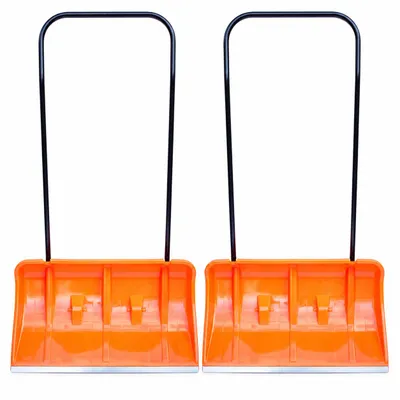 Zwei orangefarbene ALSTEN TECH Schneeschieber mit schwarzen Metallbügeln und Aluminiumkanten.