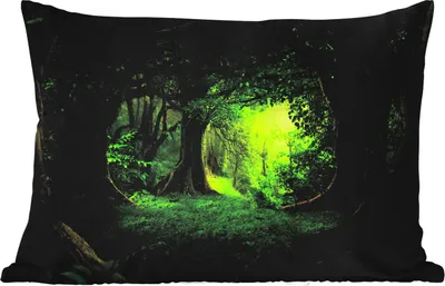 Produktbild von MuchoWow® Outdoor Kissen - Bäume - Wald - Grün - Landschaft - Natur - 50x30 cm - Wetterfest - Lounge Kissen - Sofa kissen - Wohnzimmer Dekoration