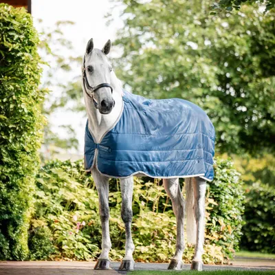 Immagine prodotto di Coperta imbottita Horseware, taglia 130, con fodera termica Ionic Therapy da 50 grammi