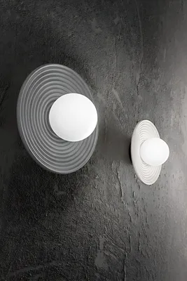 Produktbild von Wandleuchte aus grauem Metall und Beton - Wandleuchte mit mundgeblasenem Glasdiffusor - Kollektion GC, 10S48416 - Durchmesser 28,5 cm - Perenz