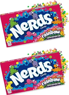 Produktbild von Wonka Nerds Rainbow 2er Set – 2×141 g Theaterbox | Bunte Kaubonbons & knuspriger Zuckerkick+Heartforcards Versandschutz