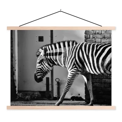 Produktbild von MuchoWow® Textilposter Zebra - Wand - Tür - Tiere - Schwarz und weiß 40x30 cm mit holzfarbenen Rahmen - Bilder