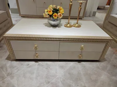 Produktbild von Klassischer Couchtisch Holz Tisch geschnitzt Luxus Design Italienische Möbel Neu