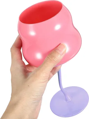 Produktbild von Zartes Rotweinglas aus Glas mit Rosenblütenverzierung, Cocktailkelch für Zuhause, Bar und Partys, wiederverwendbarer Weinkelch in Pink